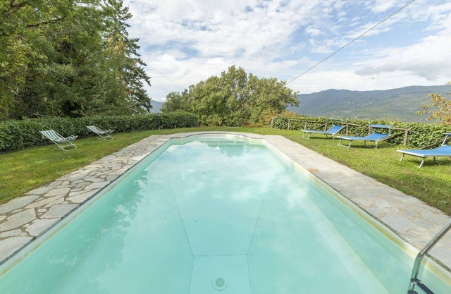 Estupenda casa de vacaciones con WIFI, piscina privada, TV, patio, mascotas permitida, aparcamiento