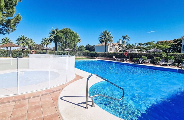 Maravillosa casa de vacaciones para 4 personas con A/C, piscina, WIFI, TV, terraza y aparcamiento