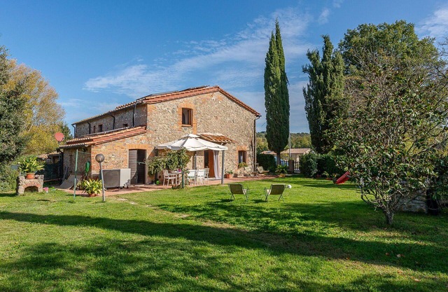 Casa de vacaciones con A/C, WIFI, piscina privada, TV, patio, mascotas permitida, aparcamiento