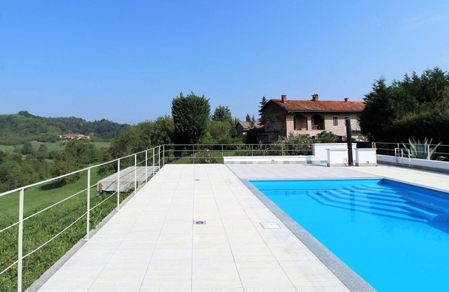 Preciosa casa de vacaciones con piscina privada, WIFI, TV, veranda, vista panorámica, aparcamiento