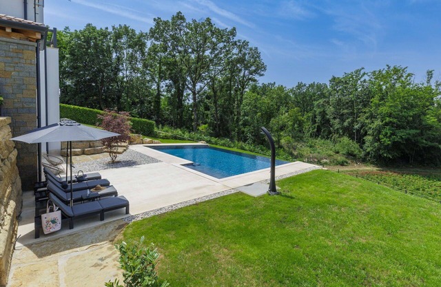 Preciosa casa de vacaciones con piscina privada, WIFI, A/C, TV, terraza y aparcamiento