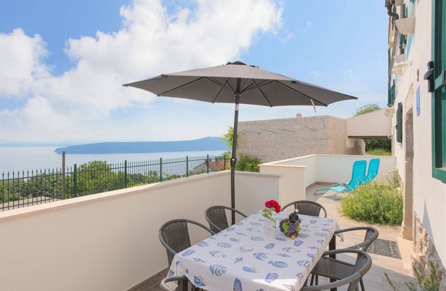 Preciosa casa de vacaciones con WIFI, A/C, TV, terraza, mascotas permitida y aparcamiento
