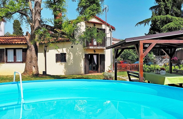 Casa de vacaciones con WIFI, piscina privada, A/C, TV, terraza, mascotas permitida, aparcamiento