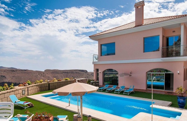 Casa de vacaciones con A/C, piscina privada, WIFI, TV, terraza, mascotas permitida, aparcamiento