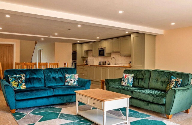Preciosa casa de vacaciones con jacuzzi, WIFI, mascotas permitida y aparcamiento