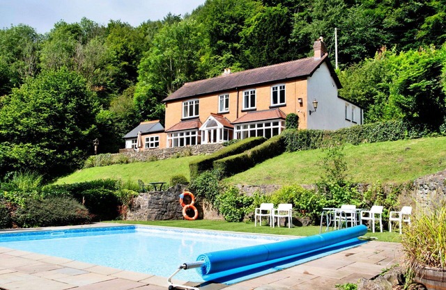 Estupenda casa de vacaciones con piscina privada, WIFI, terraza, mascotas permitida, aparcamiento