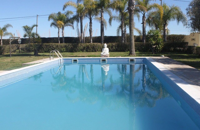 Estupenda casa de vacaciones para 6 personas con A/C, piscina, WIFI, TV, terraza y aparcamiento