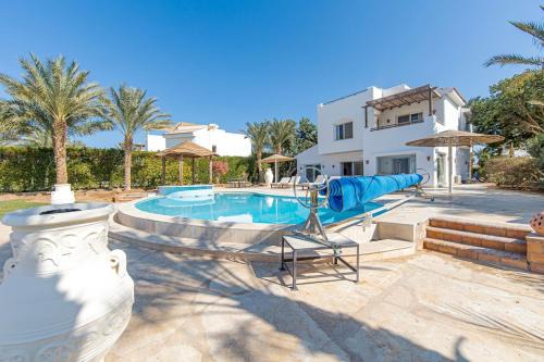 Stunning villa with private heatable pool