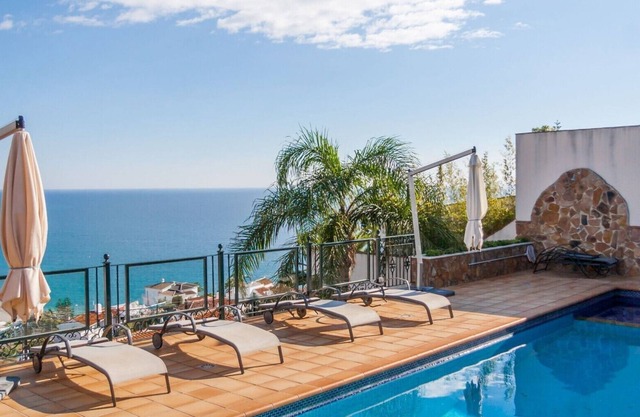 Espectacular Villa con piscina privada y vistas al mar - Vista Lara Canovas