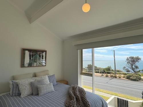 Stunning water views - Bayside Beach House Mornington