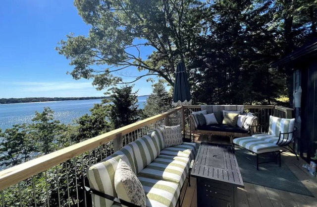 Stunning Waterfront Designer Hideaway on the Maine Coast!