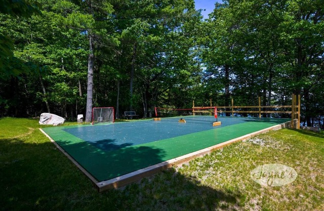Stunning waterfront on Georgian Bay! 6bdrm 4bath! Games Room! Hot Tub!