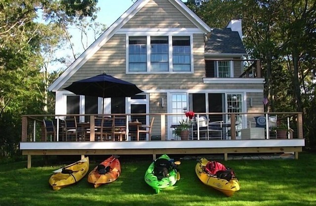 Impresionante nueva casa frente al mar en Peconic Bay, magníficas puestas de sol, muelle privado