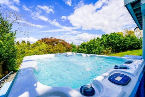 Stunning Waterfront Villa in Bucklands Beach