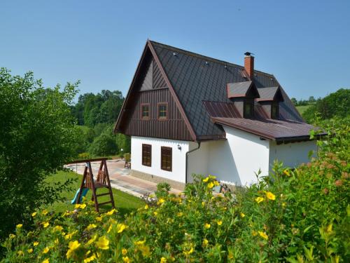 Stupná Holiday Home with Garden