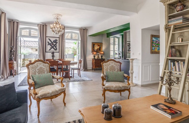 Style & comfort apartment, with 50 m2 terraces and equipped kitchen