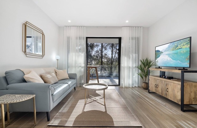 Stylish 1-Bed Apartment with Rooftop Access