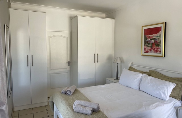 Stylish 1 Bed Apartment - 308