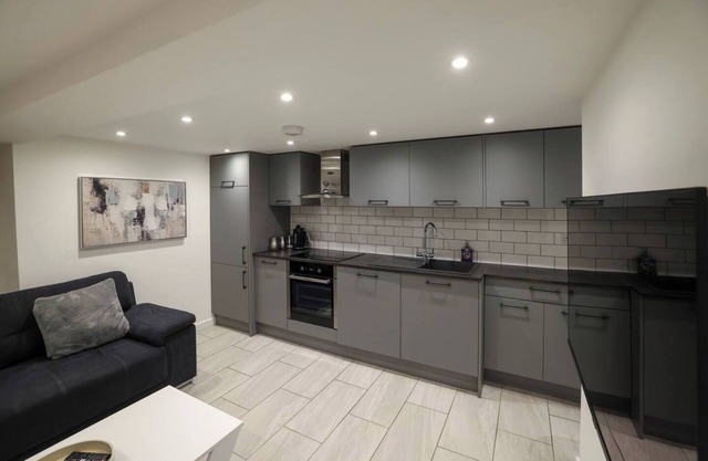 Stylish 1 Bedroom Apartment, Bicester Town Centre