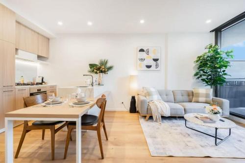 Stylish 1BR Apt in Ivanhoe with Free Parking