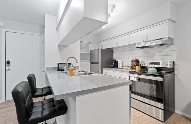 Stylish 1BR Near UT Highland Evonify