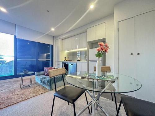 Stylish 1br1ba Apt In Footscray Pool Gym Wifi