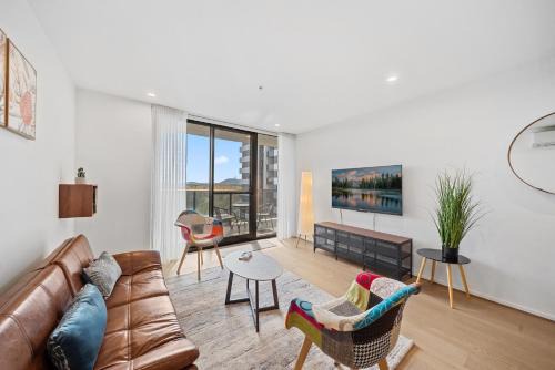 Stylish 2-Bed Apartment with Luxe Amenities Access