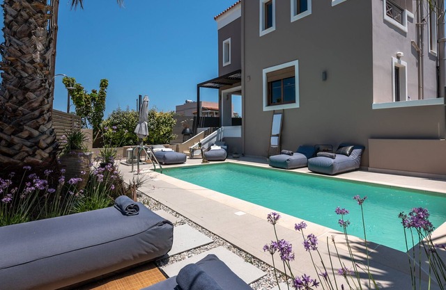 Stylish 2 bedroom Villa by Delfus