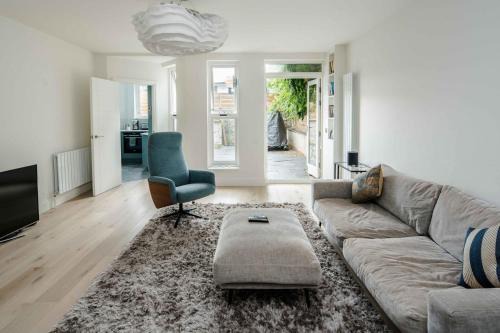 Stylish 2 Bedroom/2 Bath in Notting Hill