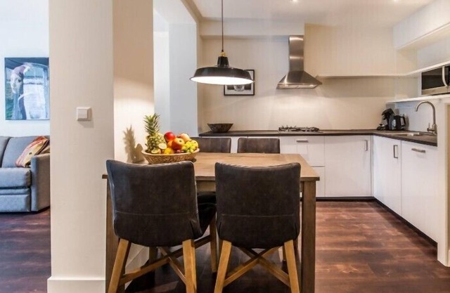 Stylish 2-Bedroom Apt close to Oosterpark (4pax)