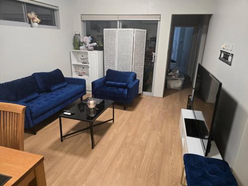 Stylish 2-Bedroom Apartment in Maddington, 15 Minutes from Perth Airport