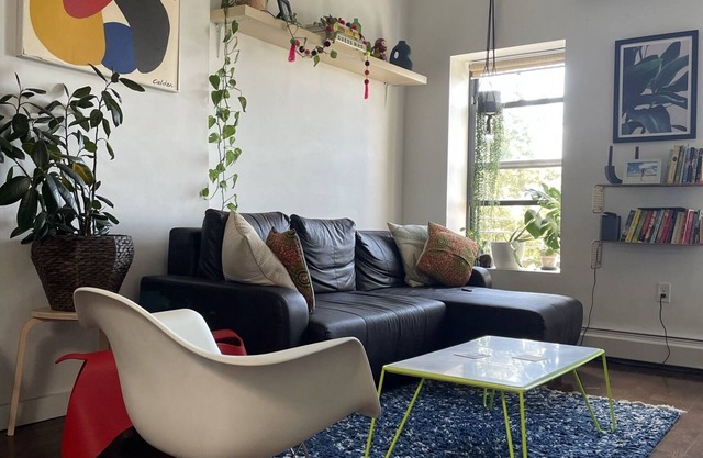 Stylish 2 Bedroom in Beautiful Brooklyn Brownstone