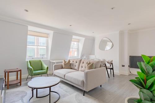 Stylish 2BD Flat in the Heart of Kensington
