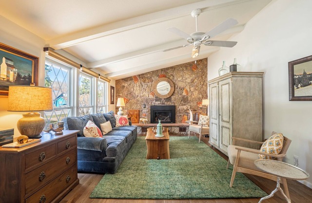 Stylish 2BR/2BA Retreat – Pet-Friendly, Patio, Workspace. Wifi.