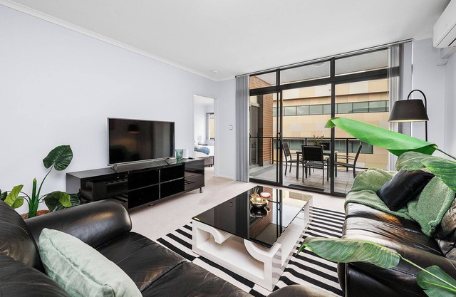Stylish 2BR City Apartment | Balcony + Free Parking