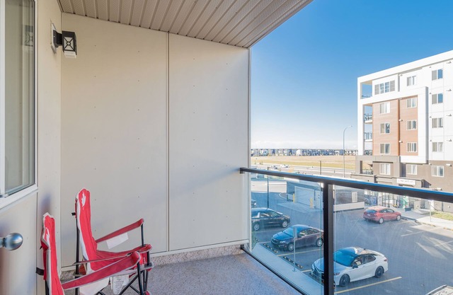 Stylish 2BR condo, AC/ UG PRKG, 10 mins to YYC