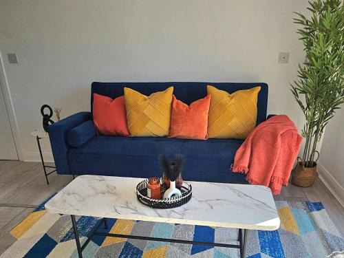Stylish 2BR Condo in Grays, close to Lakeside, Tilbury Docks and London City