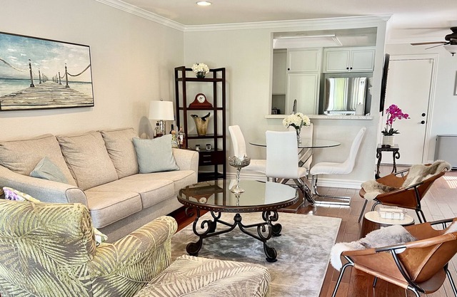 Stylish 2BR laguna Condo with Pool&Tennis Courts