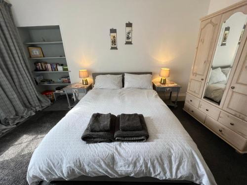 Stylish 2nd Floor Georgian Period Flat