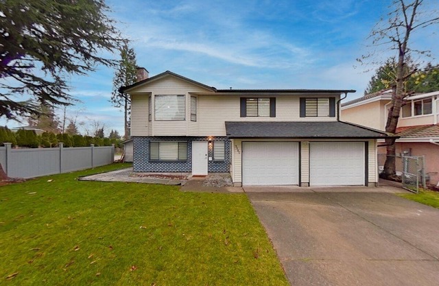 Stylish 3 bed 2 bath Brand New suite.