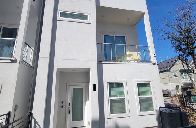 Stylish 3-bed, 3.5 bath Home in Houston near Medical Center & NRG Park