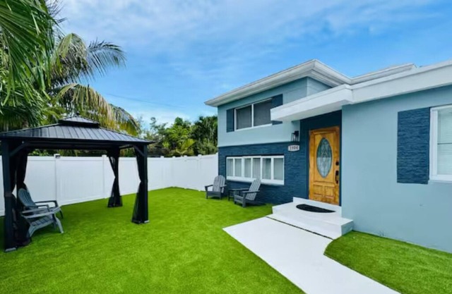 Stylish 3-Bedroom Fort Lauderdale Home / Wi-Fi, A/C & 5–10 Min from Airport!
