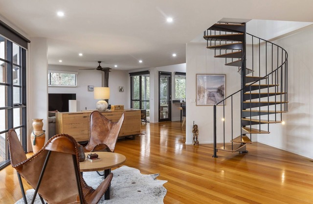 Stylish 3-Bedroom and Outdoor Grill and Pizza Oven