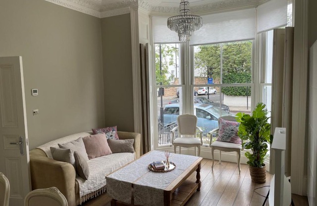 Stylish 3-bedroom flat in Kensington