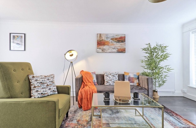 Stylish 3 Bedroom House Basildon