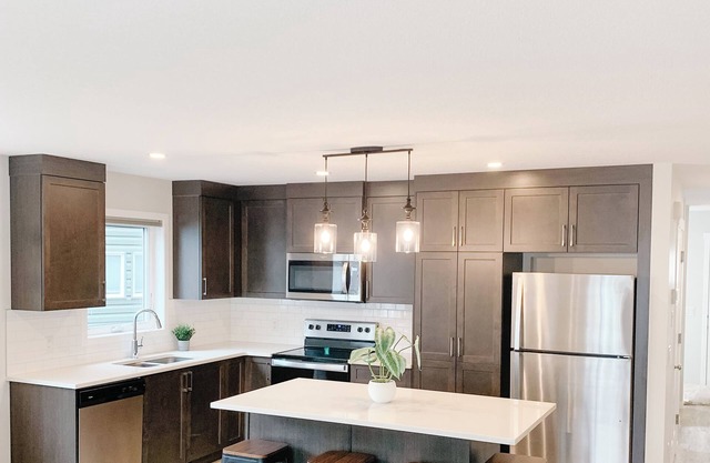 Stylish 3 Bedroom Retreat in South Cochrane