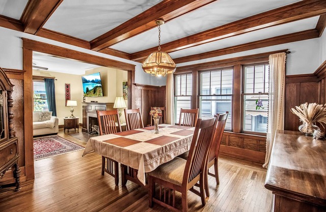 Stylish 3bd apartment by Delaware Park and Museums
