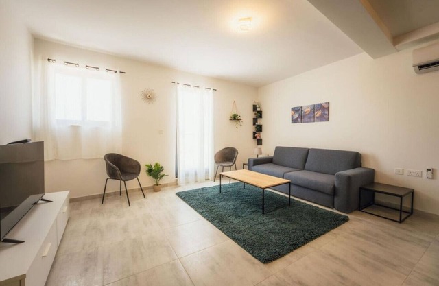 Stylish 3BR Gozo Escape with Wifi & Homey Touches!