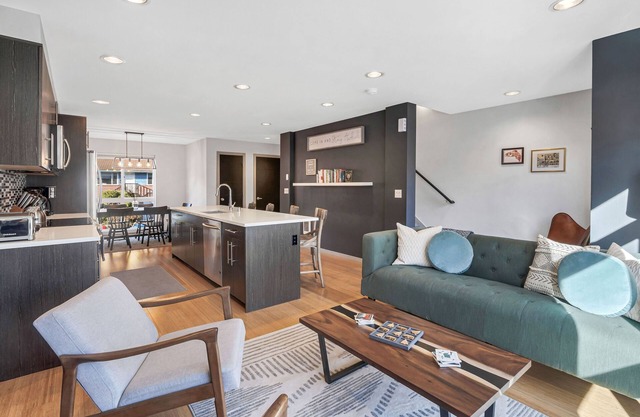 Stylish 3BR Townhouse Just Minutes from Downtown!