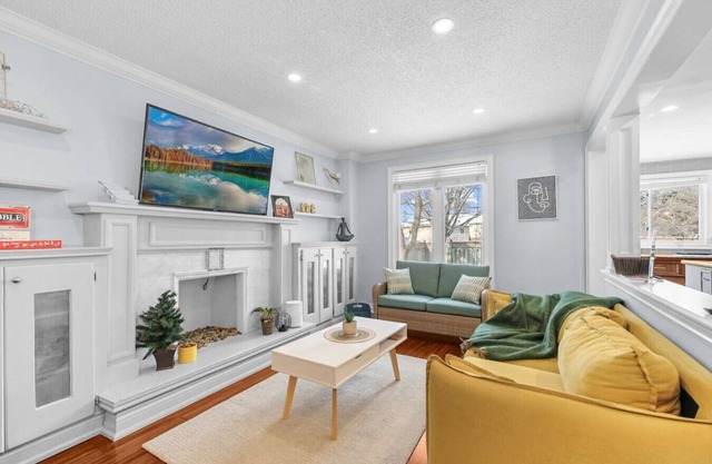 Stylish 3BR Whitby Home in Prime Location